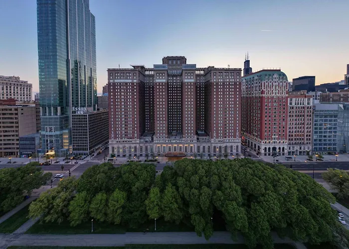 Chicago hotels near Lyric Opera of Chicago